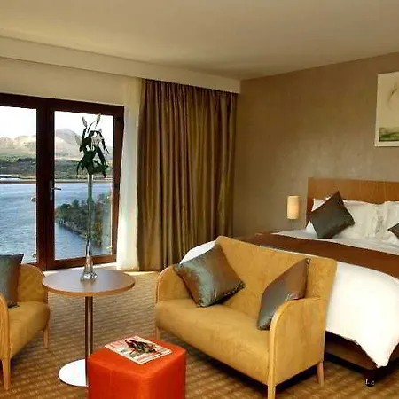 Sneem Hotel Сним