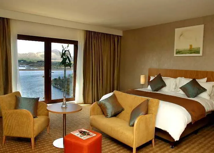 Sneem Hotel スネアム