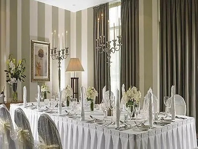 ホテル Sneem Hotel